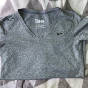 NIKE | grey v-neck